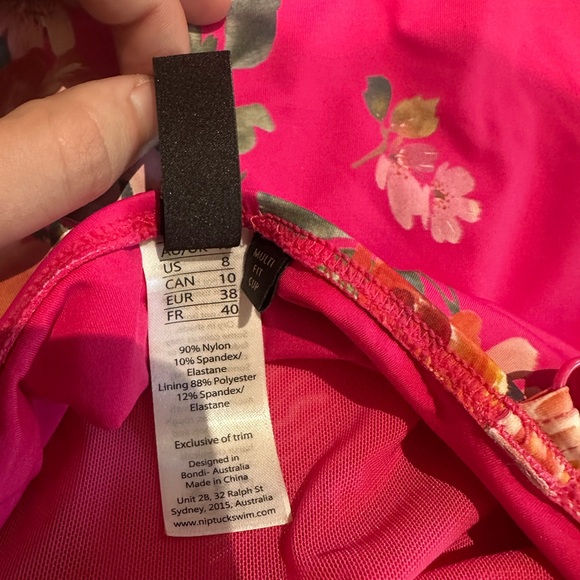 2 NIPTUCK One-piece Swimming Suits Women’s Size 8 - Picture 6 of 6